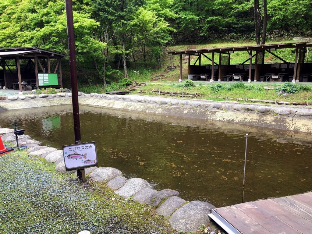 塩尻市で秋釣りができる場所20選と秋冬釣りの注意点│釣れる魚・持ち物・防寒対策